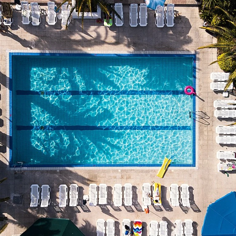 Exploring the Opulence of Greenwich's Premier Accommodations
